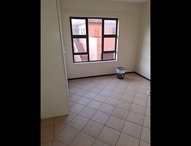 2 BEDROOM TOWNHOUSE FOR SALE IN SUNNYROCK